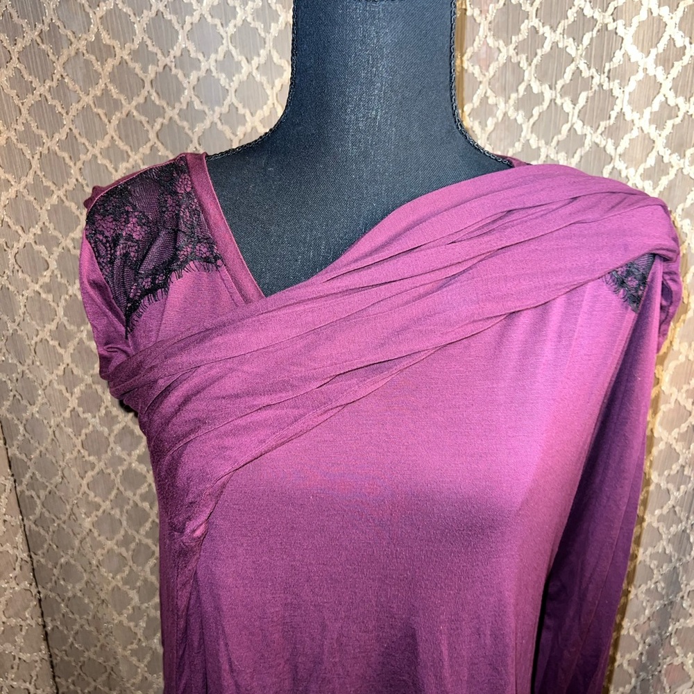 LOGO -knit top‎ with scalloped lace details & pockets 1x light weight soft